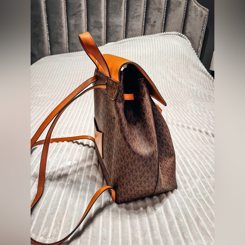 Michael Kors Junie Medium Backpack - image 4